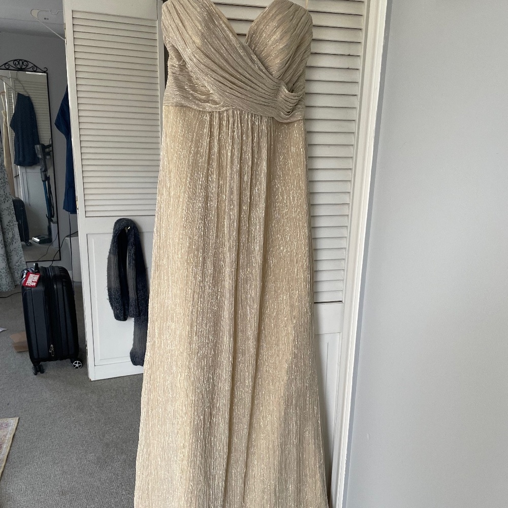 Gold strapless sweetheart dress